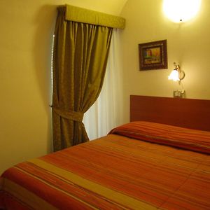 Bed & Breakfast Hostel H24
